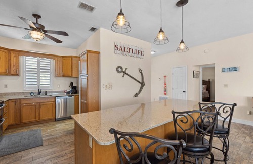 Cedar Key House | Island Time with a Pool!