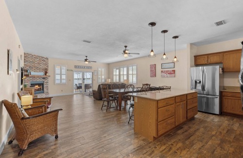 Cedar Key House | Island Time with a Pool!