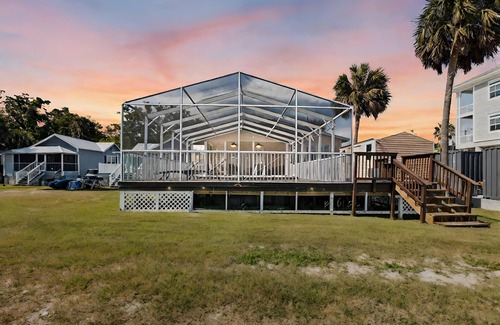 Cedar Key House | Island Time with a Pool!