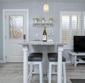 Clearwater Beach House | Island Vibes Cottage