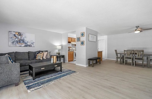 Patton House | Island Vibes in Riverside: Your Tropical Escape!