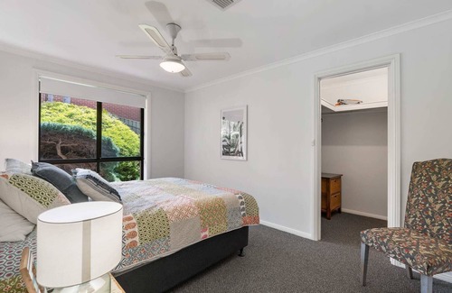 Encounter Bay House | Island Views - Encounter Bay - Wi-Fi - Child Friendly