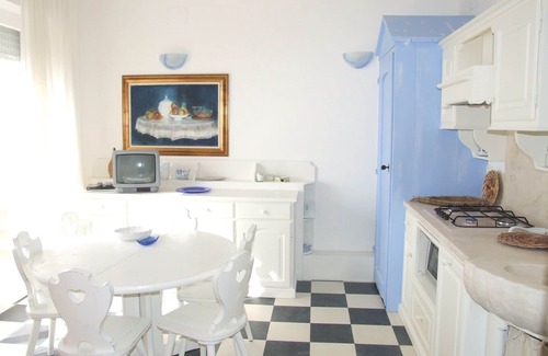 Marina di Castagneto Carducci Apartment | Beautiful apartment for 4 people with A/C, WIFI, TV, balcony and panoramic view