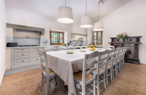 San Pietro in Bossolo Villa | FABULOUS 8BR-8.5BA VILLA W PRIVATE HEATED POOL IN PRIME LOCATION NEAR FLORENCE!n