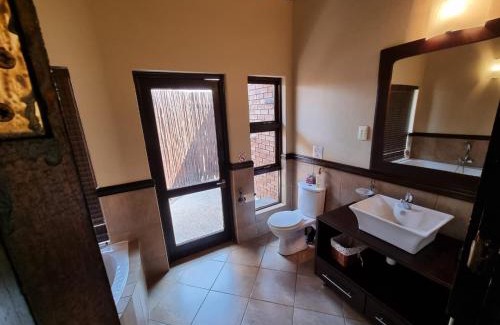 Bela-Bela Villa | Itaga View, Mabalingwe