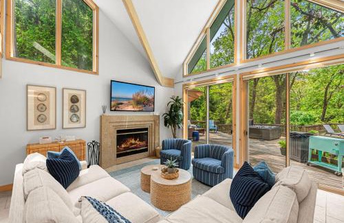 Michiana House | Its a Wonderful Life by Juniper Holiday and Home