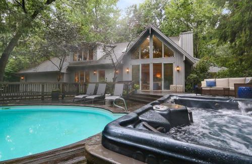 Michiana House | Its a Wonderful Life by Juniper Holiday and Home