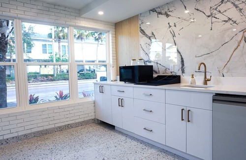 Clearwater Beach Hotel | Ivory Sands Beach Suites