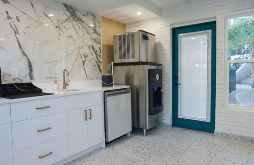 Clearwater Beach Hotel | Ivory Sands Beach Suites