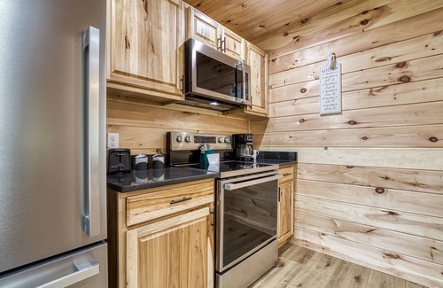 Cosby Cottage | Ivy's Cottage, Pickleball Court, Creek, WIFI, Mountain Views, Starting at $79"