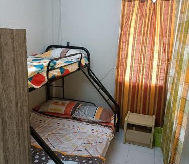 Sibu House | J & I Roomstay B 3 Person with shared bathroom