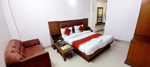 Khagaria Hotel | J R International