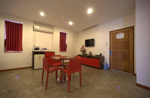 Mae Sot Hotel | J2 Hotel