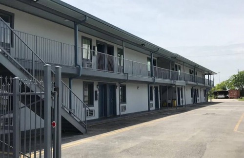 Viavant - Venetian Isles Apartment | Jacks motel