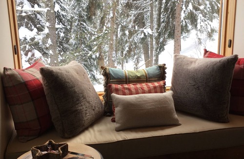 Wilson House | Jackson Hole Hideout Entire Home, Perfect for a Micro Wedding, Corporate Retreat