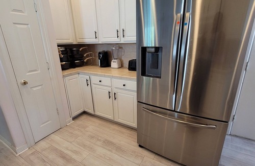 West Omaha House | Jacuzzi House Across Nice park