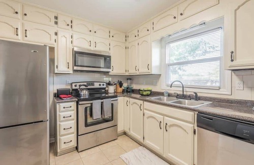 Huntsville House | Jade Rocket City Retreat