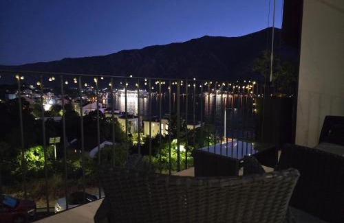 Dobrota Apartment | Jaguzzi Bay view