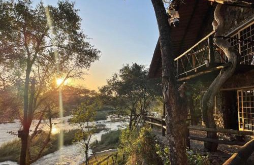 Maruleng House | JakkalsDraai River Bush Lodge