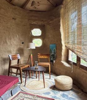 Old Manali Cabin | Janki's Commune - An Earthen Stay Amidst Old Manali