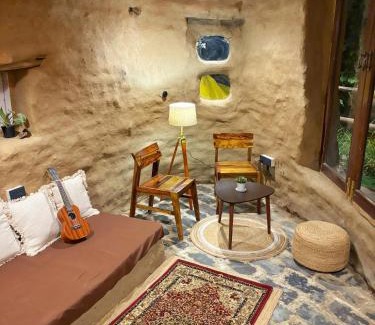 Old Manali Cabin | Janki's Commune - An Earthen Stay Amidst Old Manali