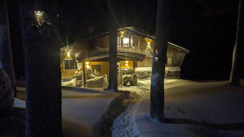 Madarao Mountain Resort Cabin | Japan Snowsports