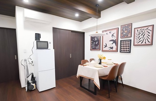 Naniwa Villa | Japanese - style Retro House, 2 - bedroom, for 5. Private kitchen & bath.