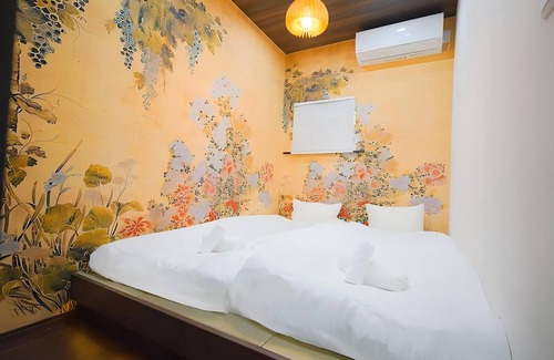 Naniwa Villa | Japanese - style Retro House, 2 - bedroom, for 5. Private kitchen & bath.