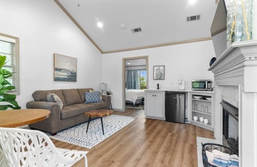 Ramona Cabin | Jarrett Farm Resort - Suite 5