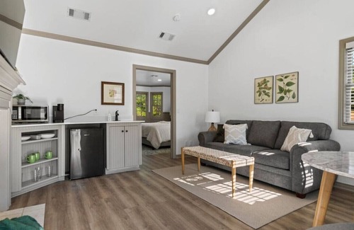 Ramona Cabin | Jarrett Farm Resort - Suite 10