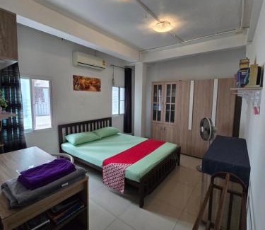 Chom Phon House | Jatujak Bangkok guesthouse R3