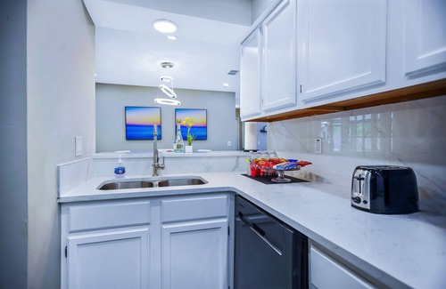 Doctors Inlet House | JAXON HOME2-Private Pool& Massive TV Room