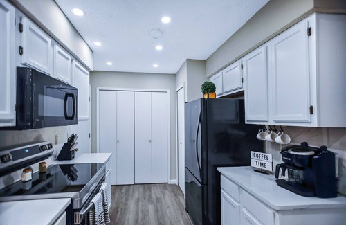 Doctors Inlet House | JAXON HOME2-Private Pool& Massive TV Room