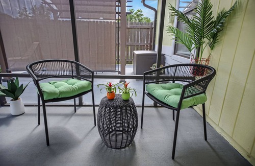 Doctors Inlet House | JAXON HOME2-Private Pool& Massive TV Room