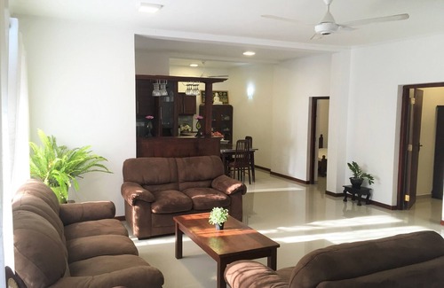 Hikkaduwa House | Jaya Villa 4 BR with a private pool