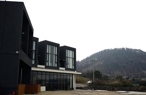 Aewol House | Jeju Claire de lune