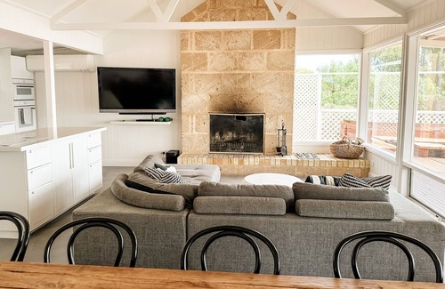 Myponga Beach House | Jetty View at Myponga Beach