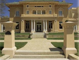 High Point Hotel | JH Adams Inn, Trademark Collection by Wyndham