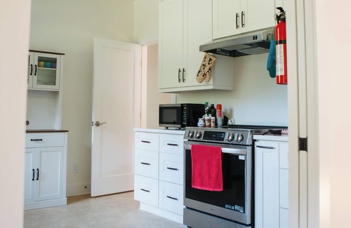 Chapel Hill House | Jo Mac pond-side retreat