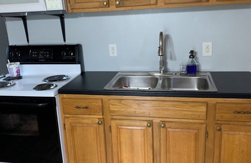 Tracy City Cabin | Joe's Place a cozy cabin with WiFi and AC in charming Tracy City.