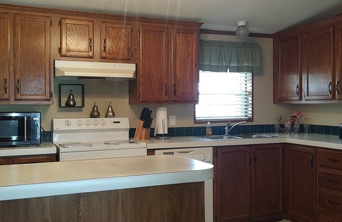 Wheatland House | Johnnie Sue’s in Wheatland. 3 bed, 2 bath home, plenty of parking, sleeps 10.