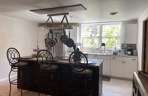 Darfork Apartment | Johnson Place 204, Spacious and Modern