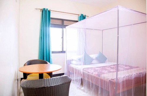 Gulu Cabin | Jojo's Palace Annex