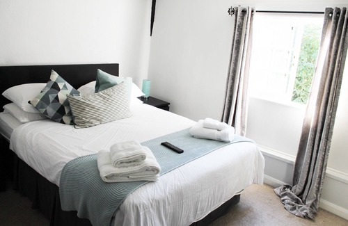 Heybridge Bed & Breakfast | Jolly Sailor- Fish on the Quay