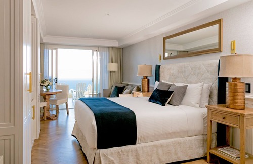 Palm Beach Hotel | Jonahs Restaurant & Accommodation, Whale Beach