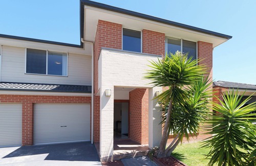 Jordan Springs House | Jordan Spring 4-bedroom villa/ free parking/convenient transportation n