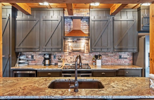 Wedowee Cabin | Journeys End - Incredible Views! Lakefront cabin retreat with Flat Lot