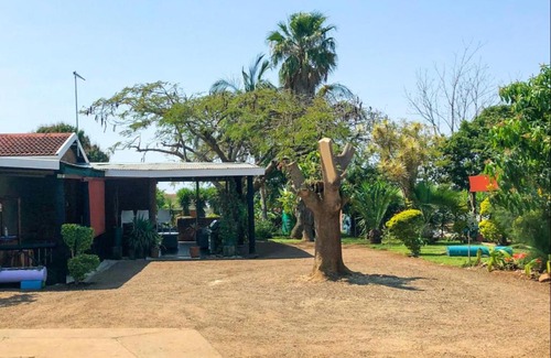 Jozini House | Jozini Guesthouse