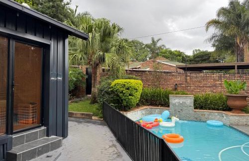 Moreleta Park House | JuaMtoto guesthouse