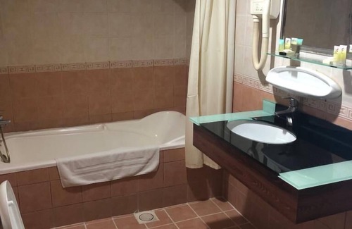 Al Seer Hotel | Julphar Hotel